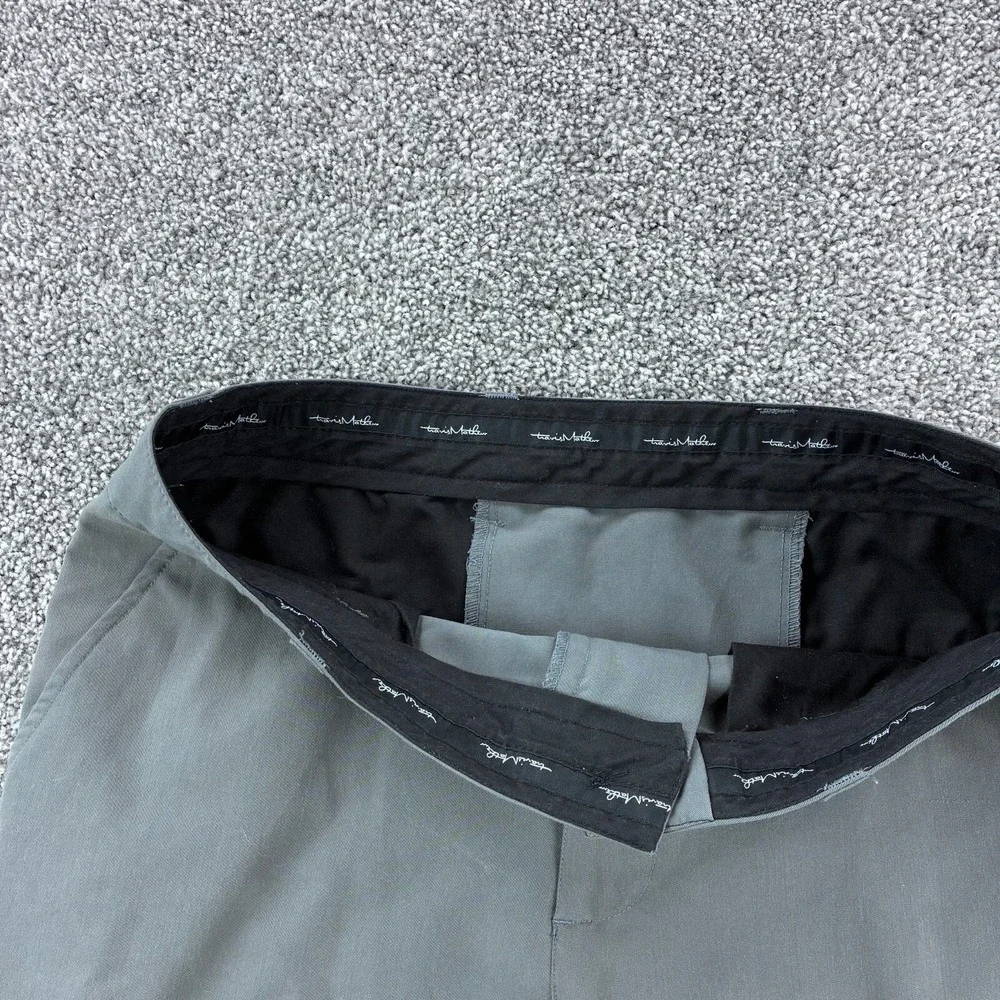 Travis Mathew Golf Shorts Mens 32 Gray Lightweight‎ Rayon Blend Golfing Khaki